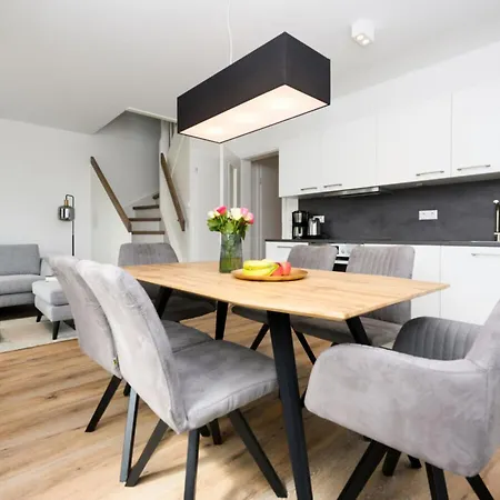 Pur 2 بيت للعطل زنغست